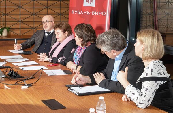 Жюри конкурса Молодая лоза