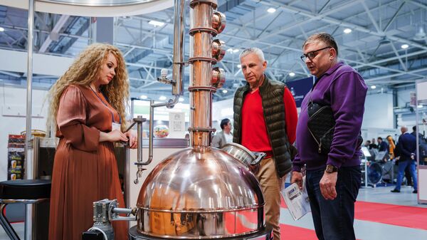 Экспозиция производителей оборудования для винодельческой промышленности на выставке Винорус.Винотек – 2023