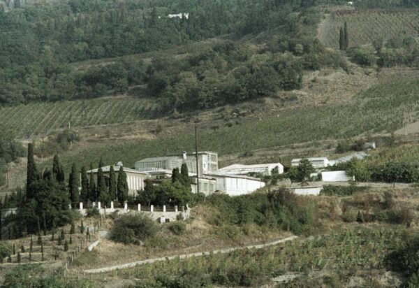 Опытный завод виноградных вин Всесоюзного научно-исследовательского института виноделия и виноградарства Магарач.  