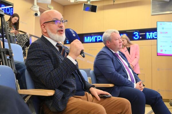 Пресс-конференция, посвященная осеннему этапу Всероссийской акции Дни российских вин, в Международном мультимедийном пресс-центре медиагруппы Россия сегодня Пресс-конференция, посвященная осеннему этапу Всероссийской акции Дни российских вин, в Международном мультимедийном пресс-центре медиагруппы Россия сегодня