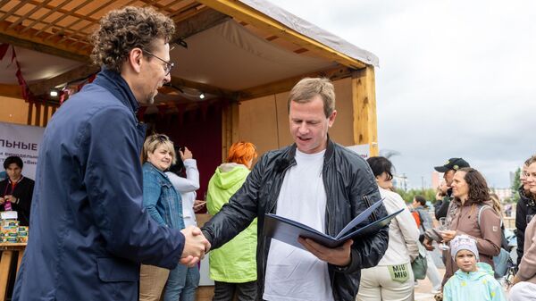 В Новом Уренгое состоялось открытие фестиваля Виноград В Новом Уренгое состоялось открытие фестиваля Виноград