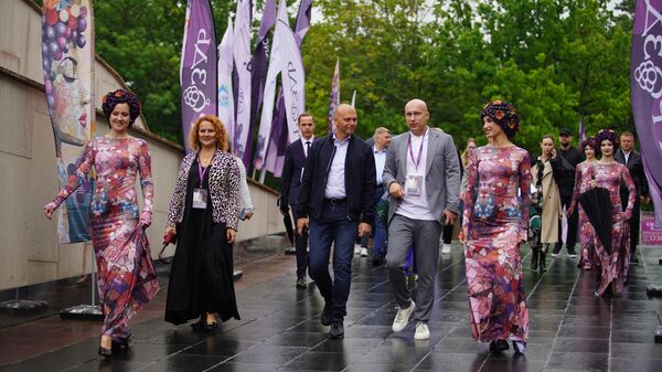 Эногастрономический фестиваль Гроздь Эногастрономический фестиваль Гроздь