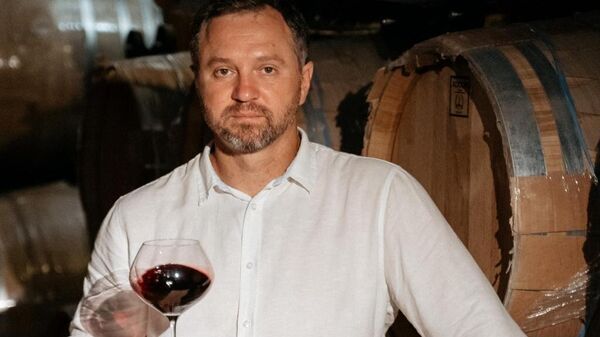 Михаил Колесников, основатель семейной винодельни Михаила Колесникова в Ставрополье Михаил Колесников, основатель семейной винодельни Михаила Колесникова в Ставрополье