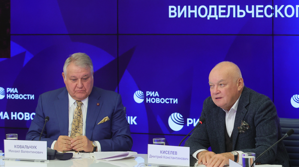 Пресс-конференция, посвященная программе четвертого Российского винодельческого форума, Москва, октябрь, 2025