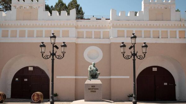 Винодельня Новый Свет. Памятник Л.С. Голицыну.