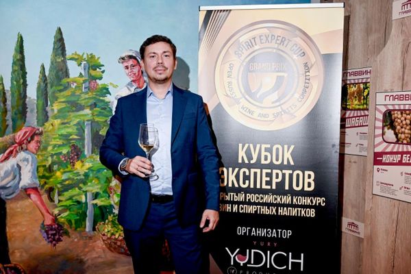 Павел Кириллов, шеф-кавист ГЛАВВИНО, главный редактор портала wineit.ru Павел Кириллов, шеф-кавист ГЛАВВИНО, главный редактор портала wineit.ru